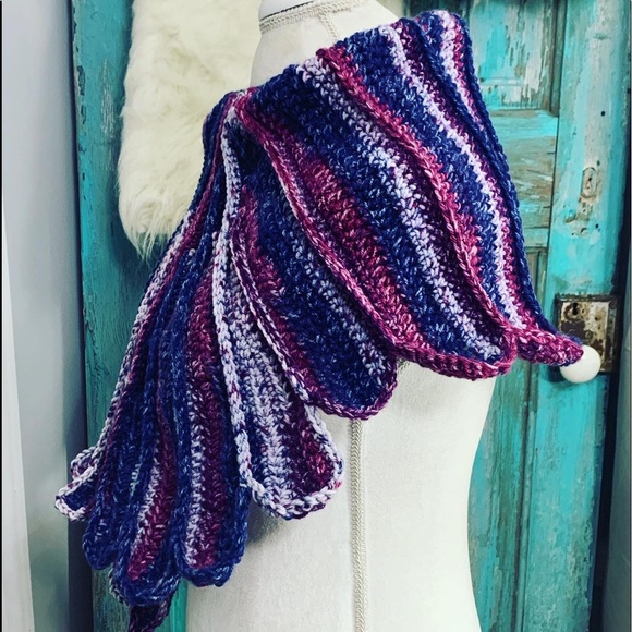 Winter Berries, Crocheted Feather wrap, Handmade - Picture 4 of 5